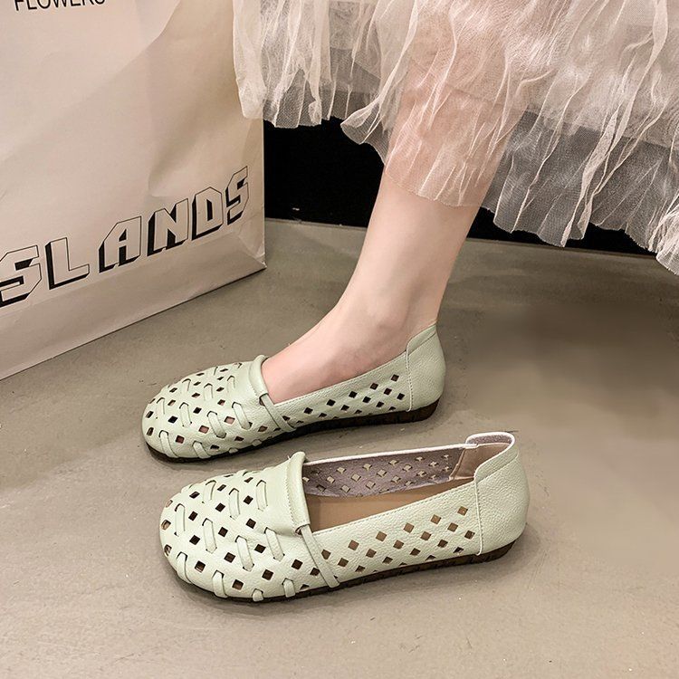 Summer New Breathable Hollow Women's Doudou Shoes Soft Sole Soft Surface Flat Bottom Comfortable One-pedal Single Shoes Large Size Mother Shoes