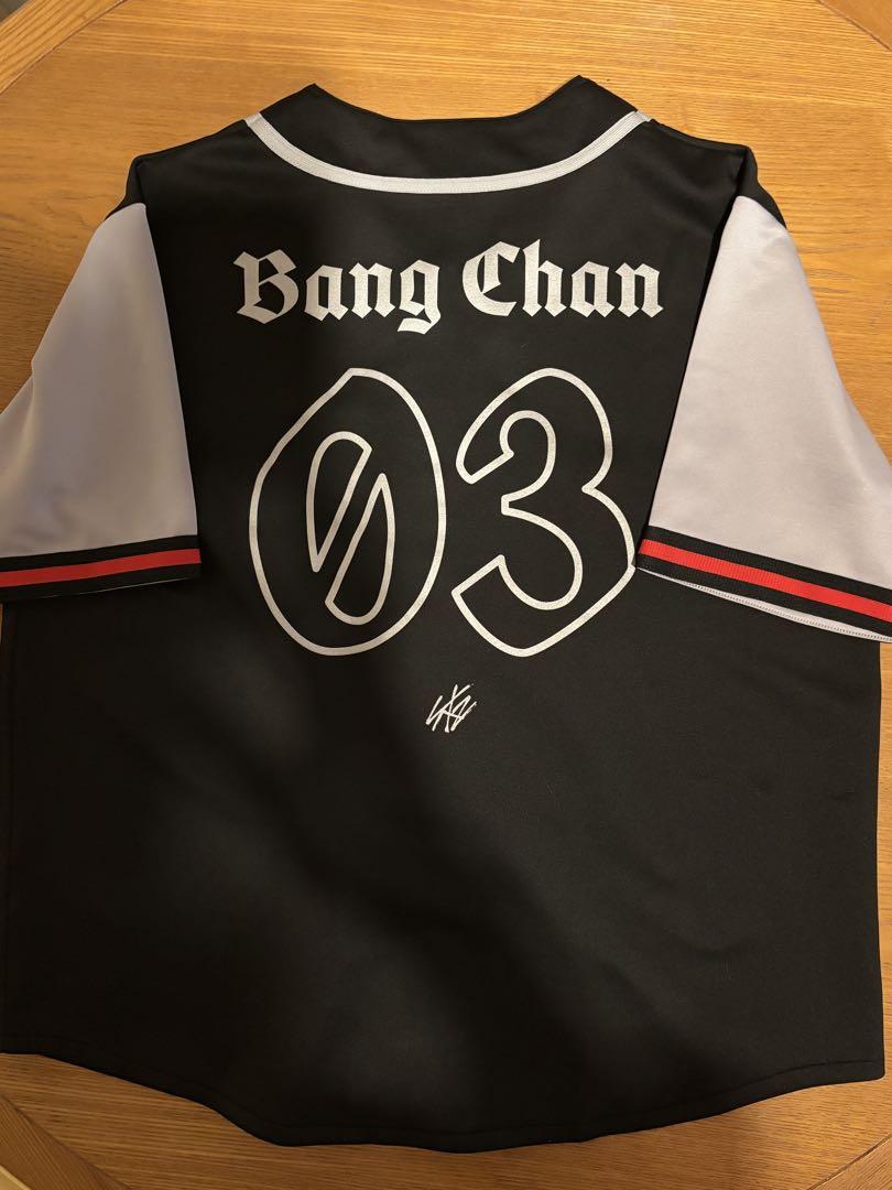 

[Б/У] Рубашка-униформа Stray Kids DominATE со скидкой от Бан Чана