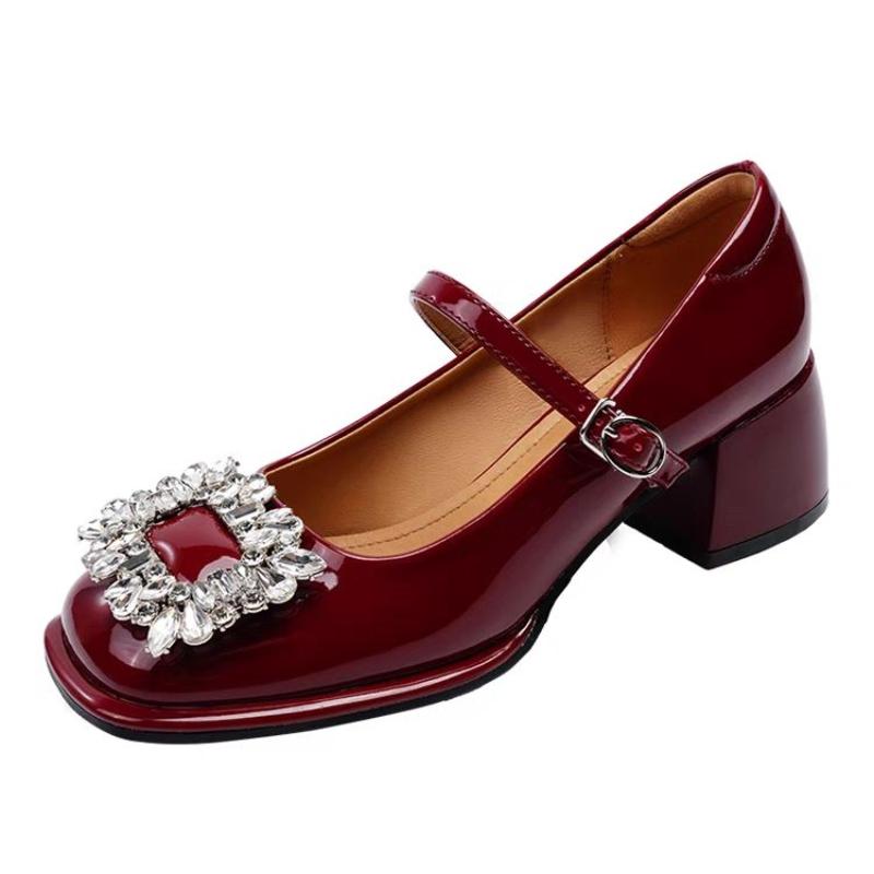 

Човники на платформі з пряжкою на щиколотці Жіночі туфлі Мері Джейн у японському стилі з лакованої шкіри Жіночі туфлі Лоліта на товстих підборах у стилі панк 35 бежевий