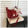 Large-capacity commuting new spring popular retro simple texture tote shoulder underarm bag women