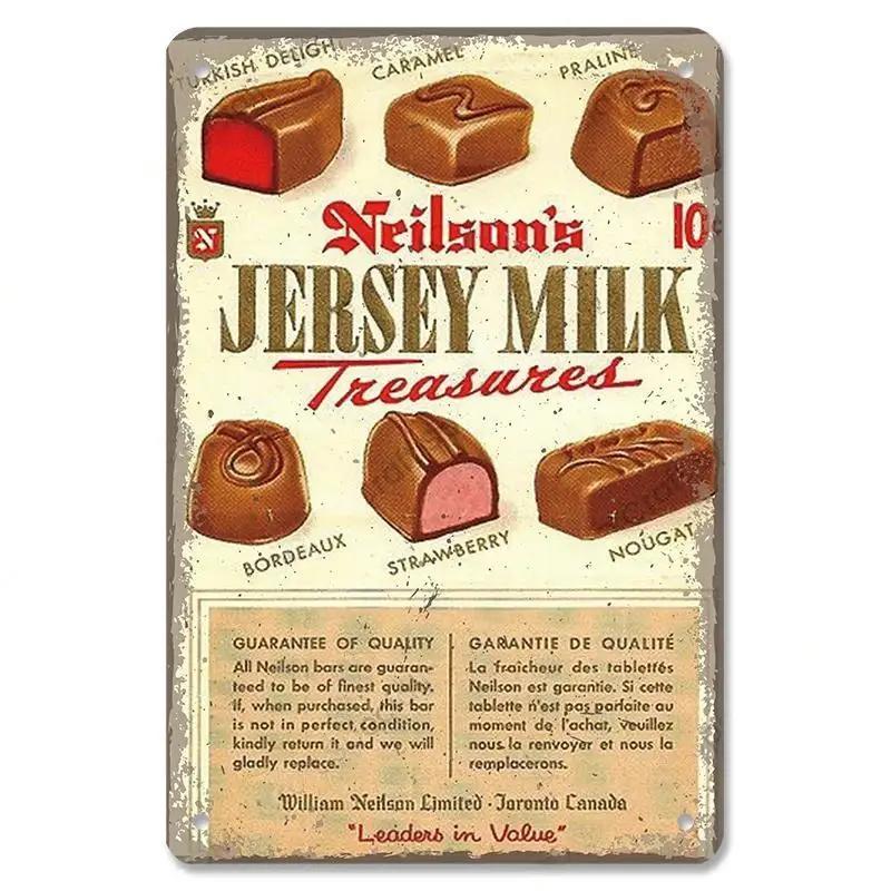 Plaque métallique vintage représentant un gâteau au chocolat, un délicieux dessert, idéale pour une décoration murale rétro de café ou de boulangerie. Affiche décorative pour la maison.