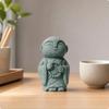 Figurka mnicha Jizo Šedá socha inspirovaná Japonskem pro akvária, terária