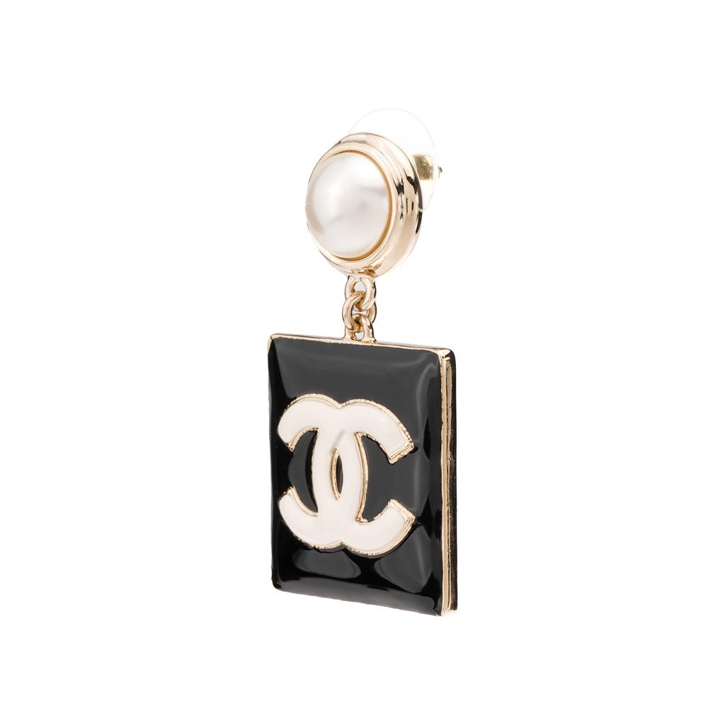 Chanel Classic Logo Double C Pearl Metal Earrings Women earrings Black AB8677-B08504-NJ108