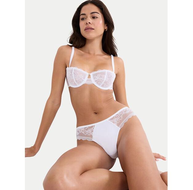 Бюстгальтер балконет Triumph Comfort Allure