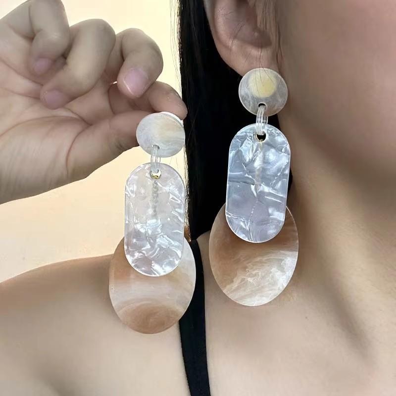 

Fashionable Elegant Acrylic Classic Geometric round Earrings for Women Perfect for Parties And Travel Combinations