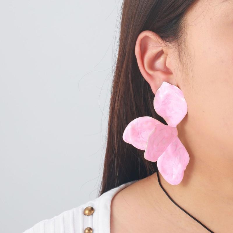 Sophisticated Earrings Ear Jewelry Flower Studs Earrings Unique Ear Pendant Alloy Texture Ear Pin for Fashion Lover