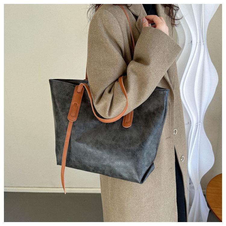 2024 Y2K Retro Women's Large Capacity Oil Leather Tote Shoulder Bag