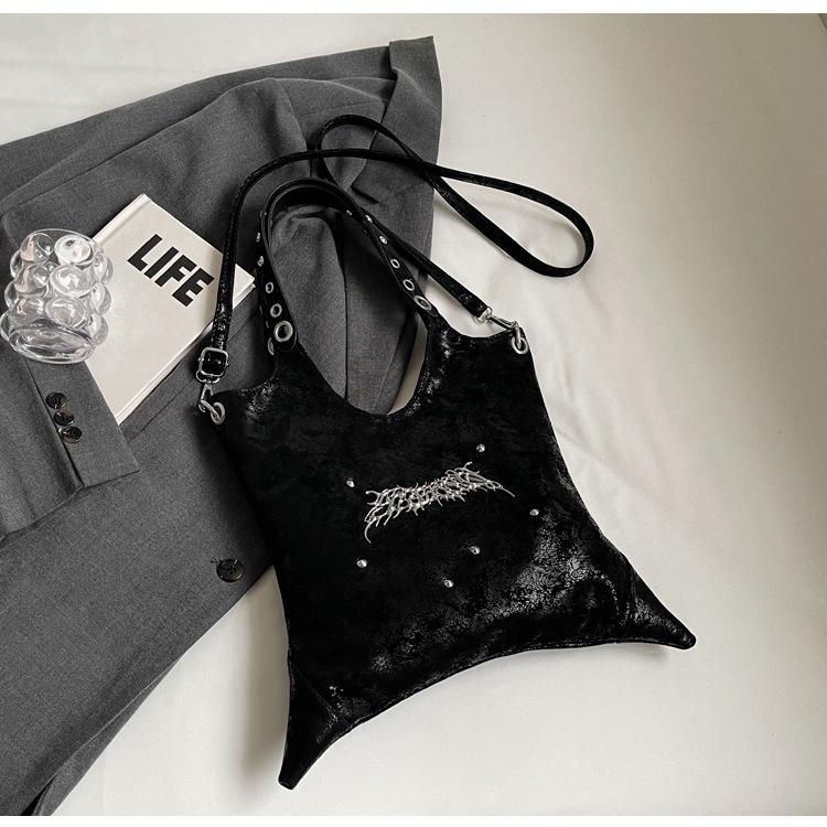 Large-capacity commuter underarm big bag women's 2025 new trendy fashion shoulder bag popular messenger tote bag