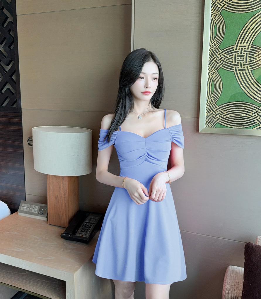 Nightclub socialite V-neck off-the-shoulder sexy pendulum suspender dress, waist and thin heart, pure desire a-word short skirt