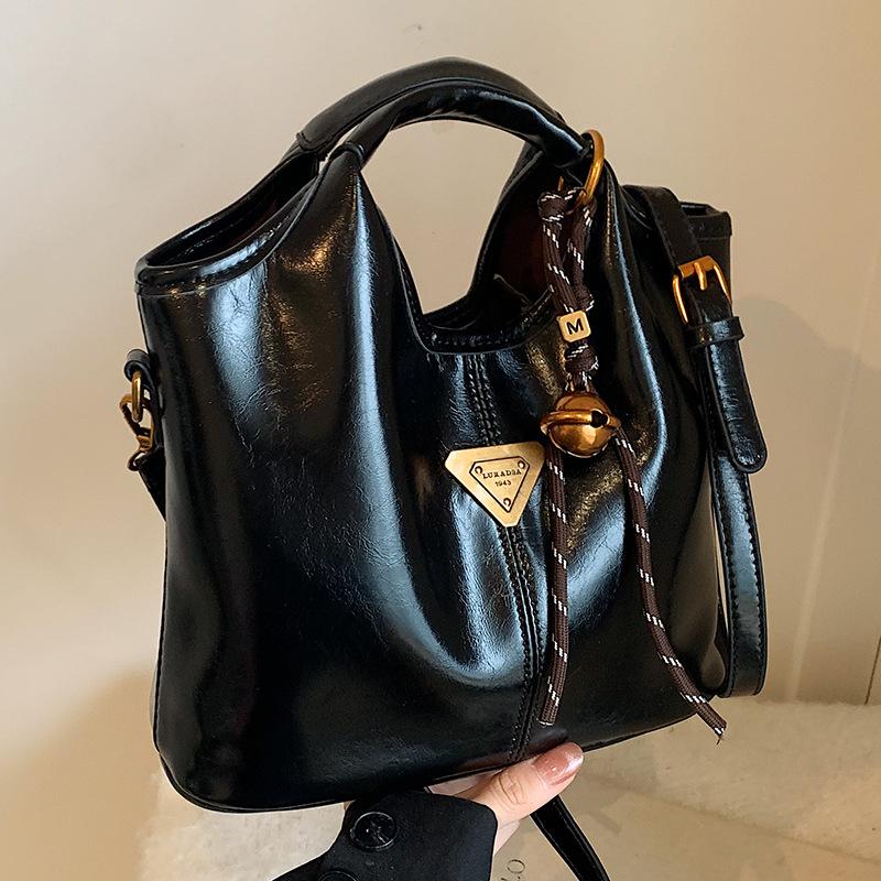 High value retro business style Maillard portable bucket bag commuter versatile messenger mother bag women