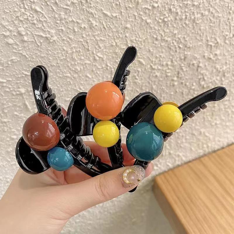 Small Women's Summer Hair Claw Clip - Plastic Shark Clip for Volume & Style Hairpin