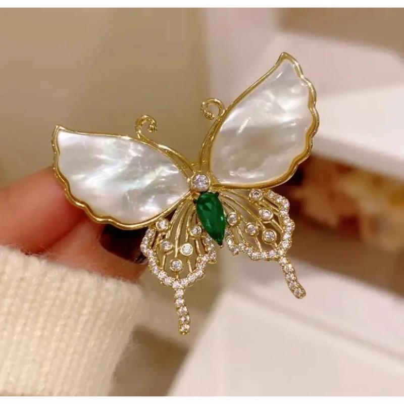 Retro Green Emerald Crystal Butterfly Brooches for Women Girls Elegant Badges Classic Lady Dress Suit Jewelry Accessories Gifts