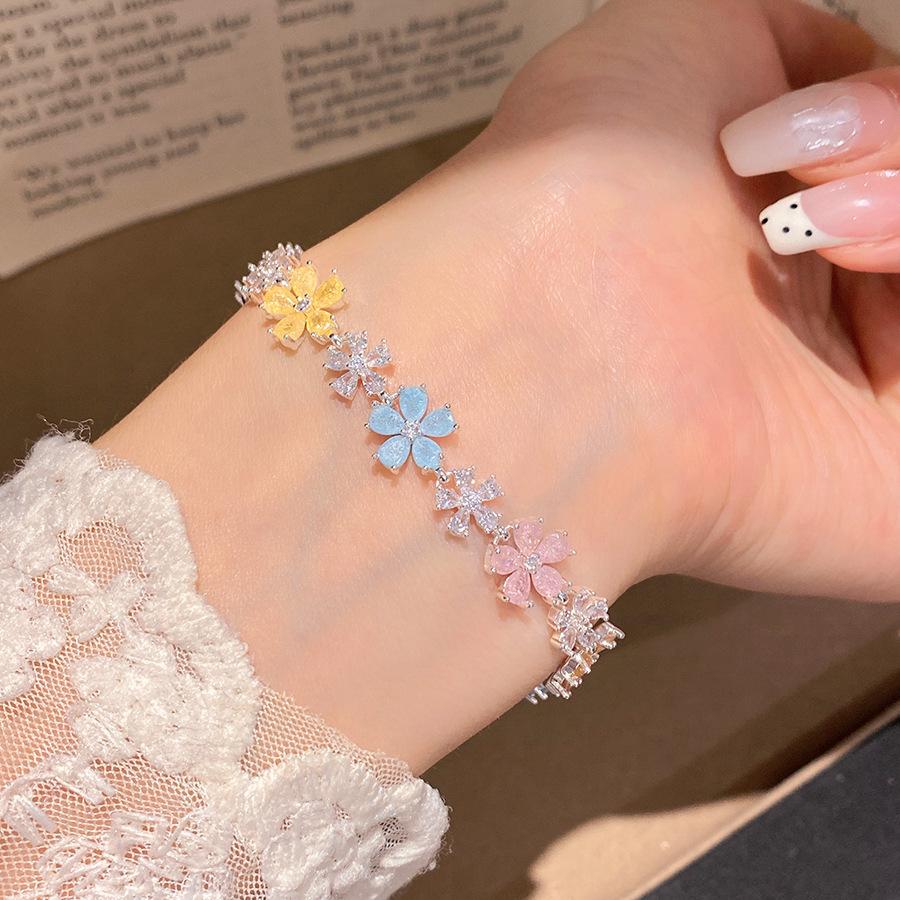 Rhinestone Flower Dopamine Zirconia Bracelet: Luxurious, Fresh Girly Style Hand Jewelry