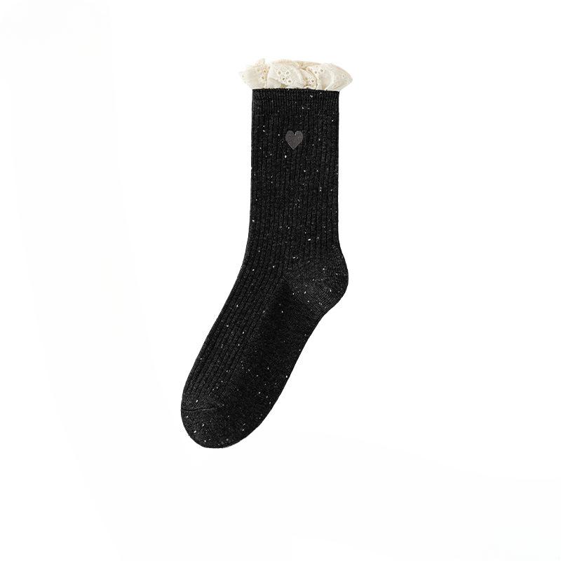 Female Autumn and Winter Love Embroidered Lace Breathable Sweat Absorbent Tube Pile Pile Cotton Socks