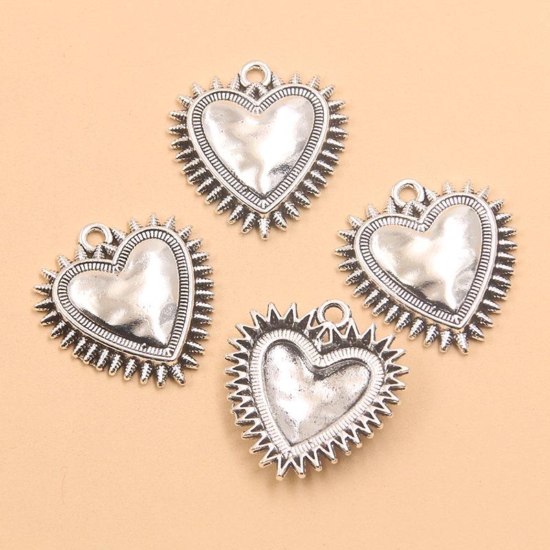 

25x27mm Gothic Cross Heart Pendant Charm - 3 Colors 1 Piece