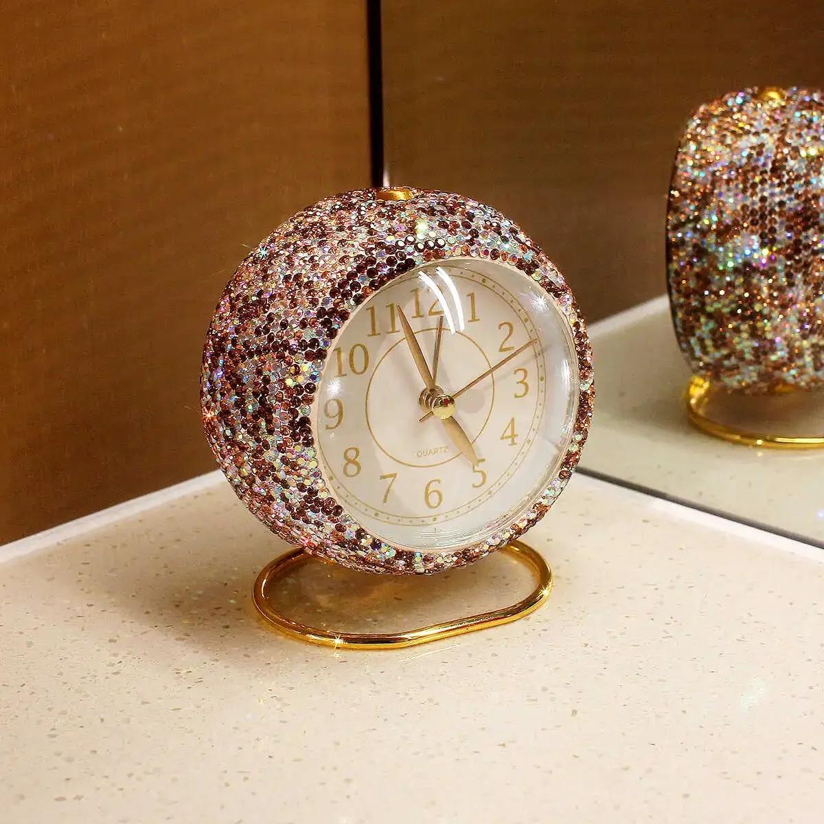 

Luxury Sparkling Diamond Digital Alarm Clock Modern Silent Table Timepiece Metal Rack Gift for Teens Adults Bedside Office Decor