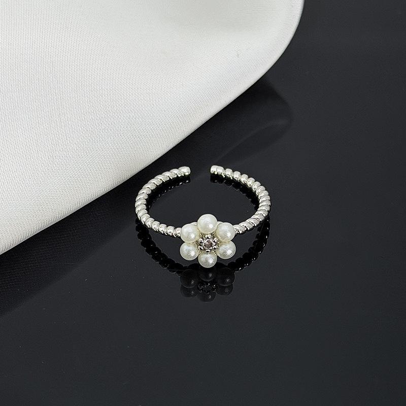 Light Luxury And Gentle Wind Beads, Diamond-Encrusted Zircon Butterfly Chain, Open Ring, Niche Stacking, Wearing High-End Personalized Rings