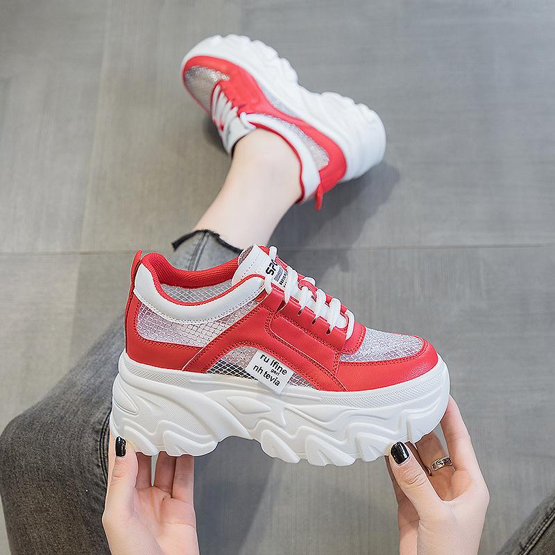 

Женские летние кроссовки на толстой подошве с круглым носком, новые модели весна-лето 2025, внутренняя высота увеличивает см, сетчатые дышащие маленькие белые кроссовки f 39 красный