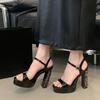 Mode Liyke Designer Lackleder Plateau Sandalen Damen Sommer Mode Farbe Kristall Strass Quadratische Hohe Absätze Party Ballschuhe