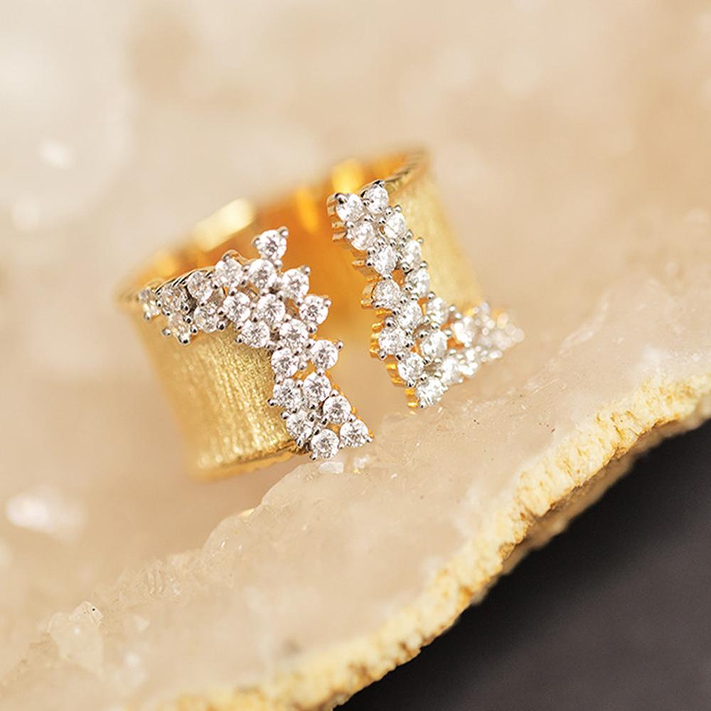 Huitan 2022 New Fashion Women's Finger Ring with CZ Stone Wiredrawing Effect Gold Color Wide Rings Luxury Female Zircon Party