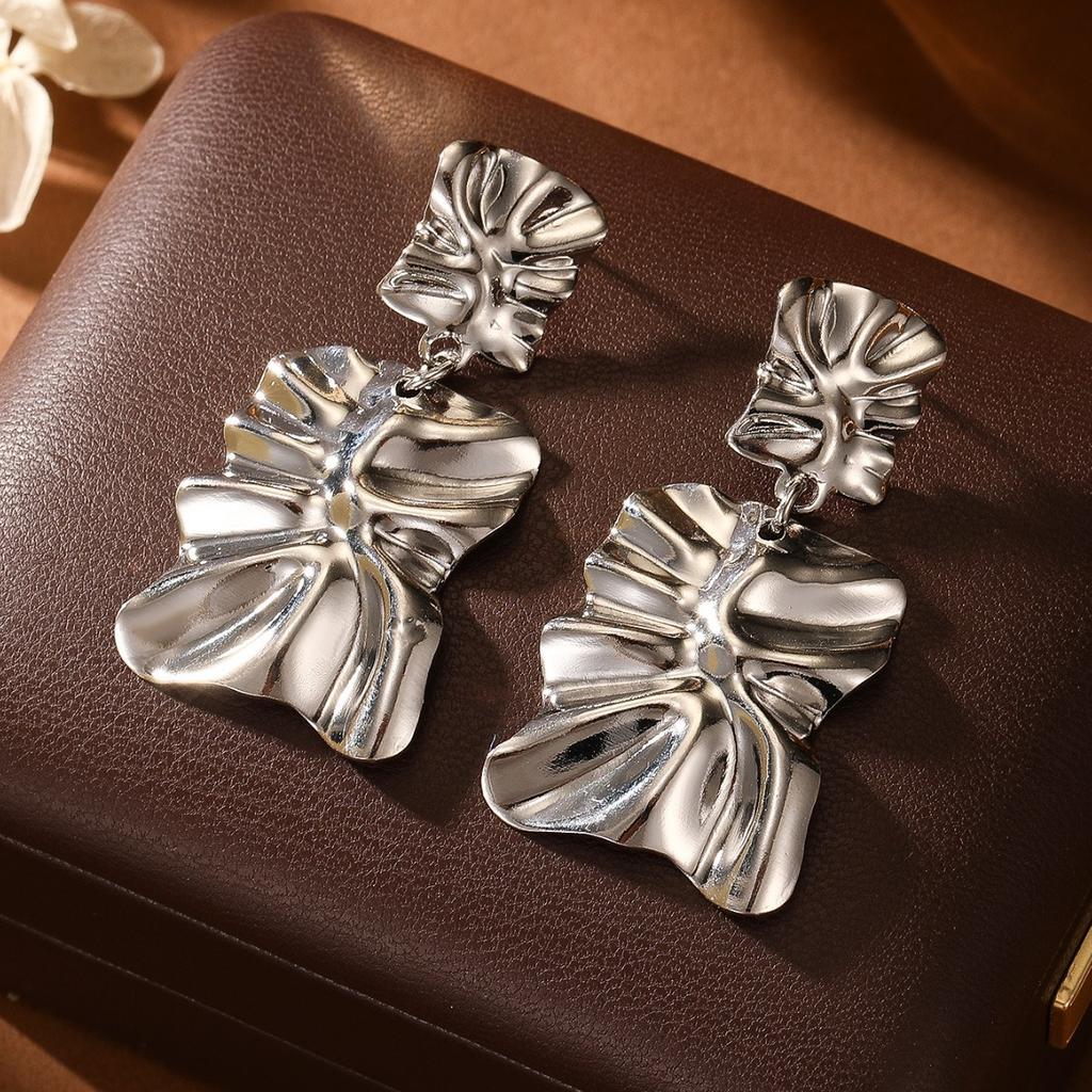Accessories Ins Color Exaggerated Irregular Pleated Earrings High-end Earrings Fashionable Women's Earrings