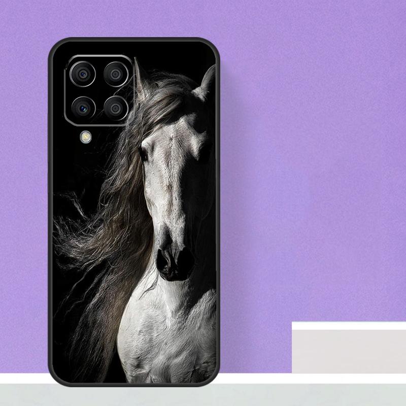 Cavalo branco preto para Samsung Galaxy M12 M32 M52 M14 M34 M54 M21 M51 M31 M30s M20 M15 M55 M13 M33 M53 capa