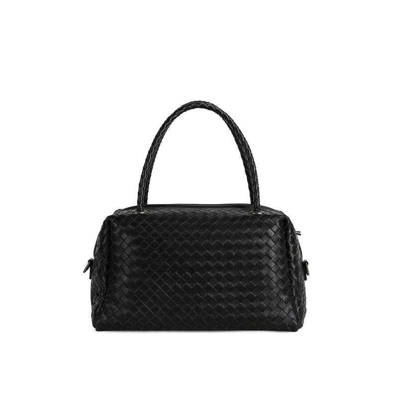 Autumn and winter new sheepskin woven bag, high-end light luxury pillow bag, large-capacity portable shoulder tote bag