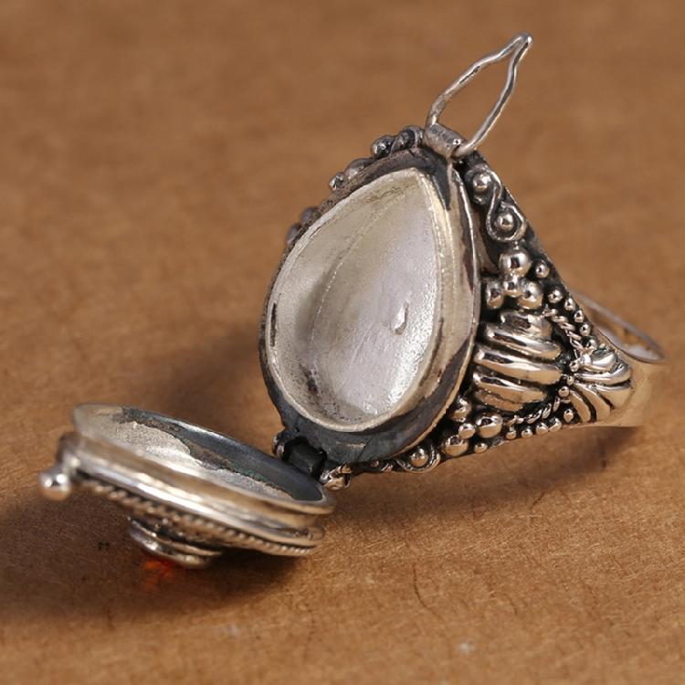 Cultural Gawu Box Ring with Inner Chamber Adjustable Open Finger Ring Unisex Accessory for Parties and Daily Wear