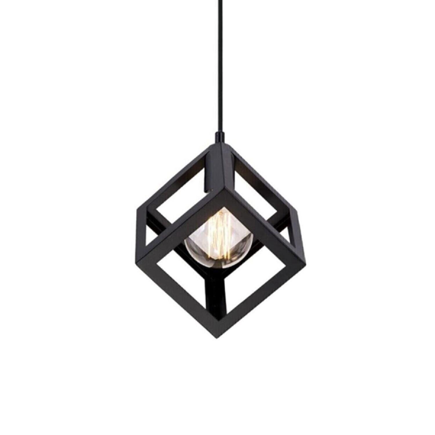 

Деревенская ретро-модель Геометрическая подвесная лампа Металлическая люстра-куб чёрный