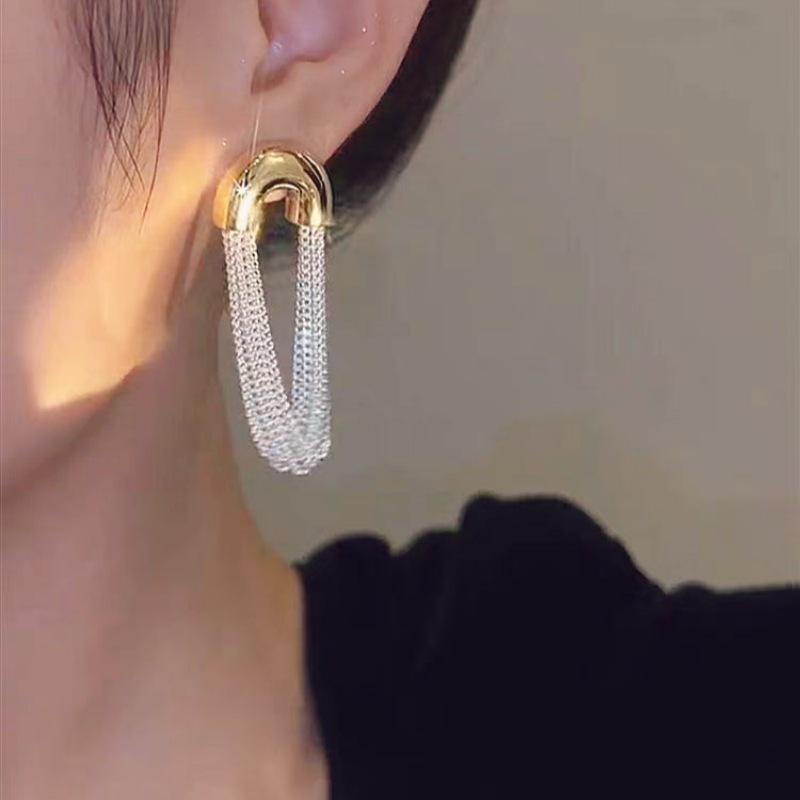 Two-Tone Curved Chain Dangle Earrings - Elegant Long Tassel Studs, High-End Exquisite Commuting Ear Jewelry.