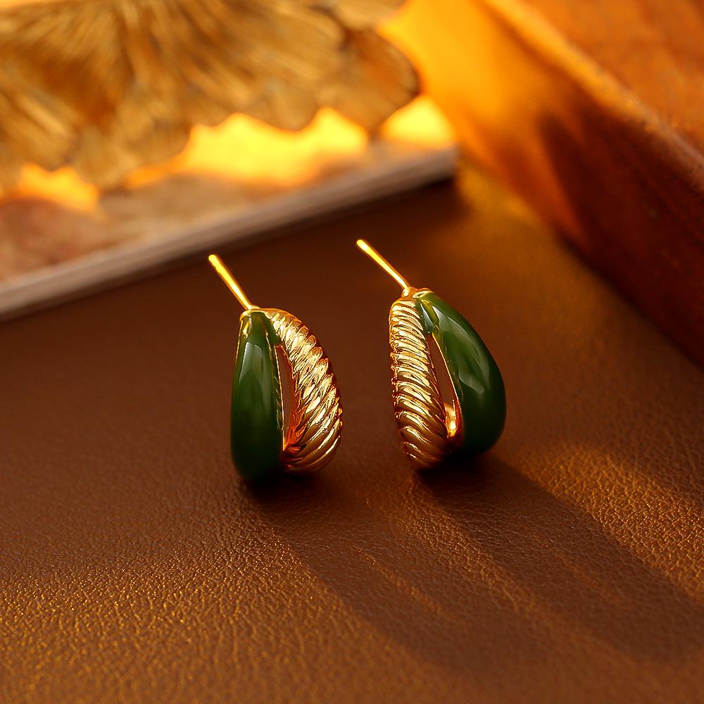 High-End Retro Hong Kong Drip Oil Texture Color Block Earrings: Elegant, Simple Fashion for Women - Perfect Autumn/Winter Accessory