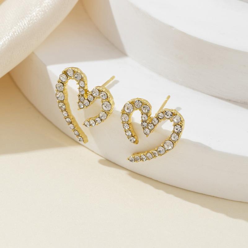 Elegant Gold Color Rhinestone Heart Stud Earrings For Women Exquisite Shiny Crystal Earrings Fashion Party Daily Wear Jewelry