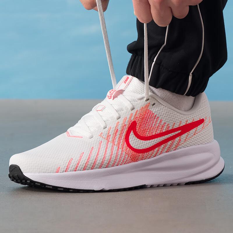 Nike Men s DEFY 7/24 Running Shoes