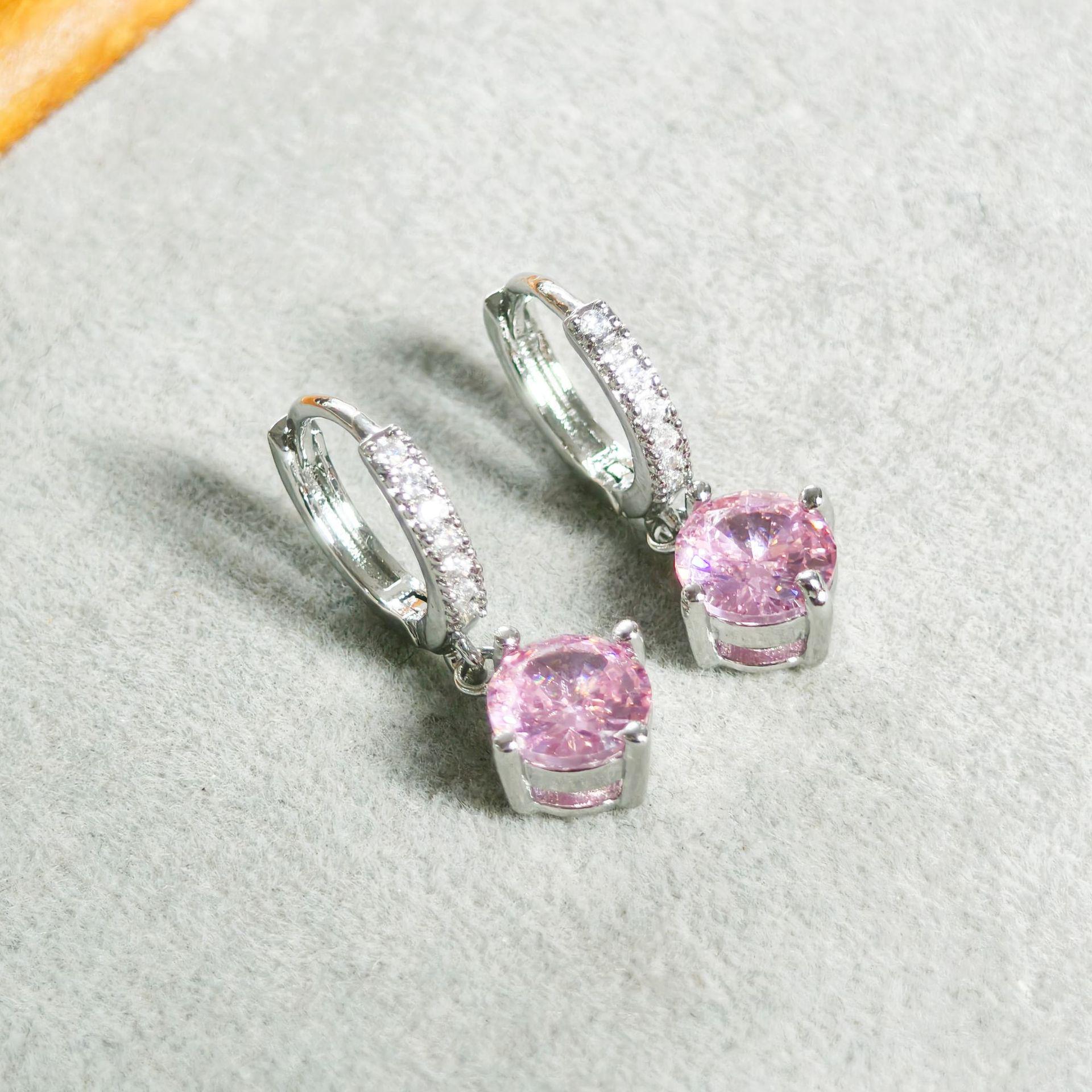 Gesi En Jewelry: Zirconia-Inlaid Round Earrings – Stylish & Luxurious Design