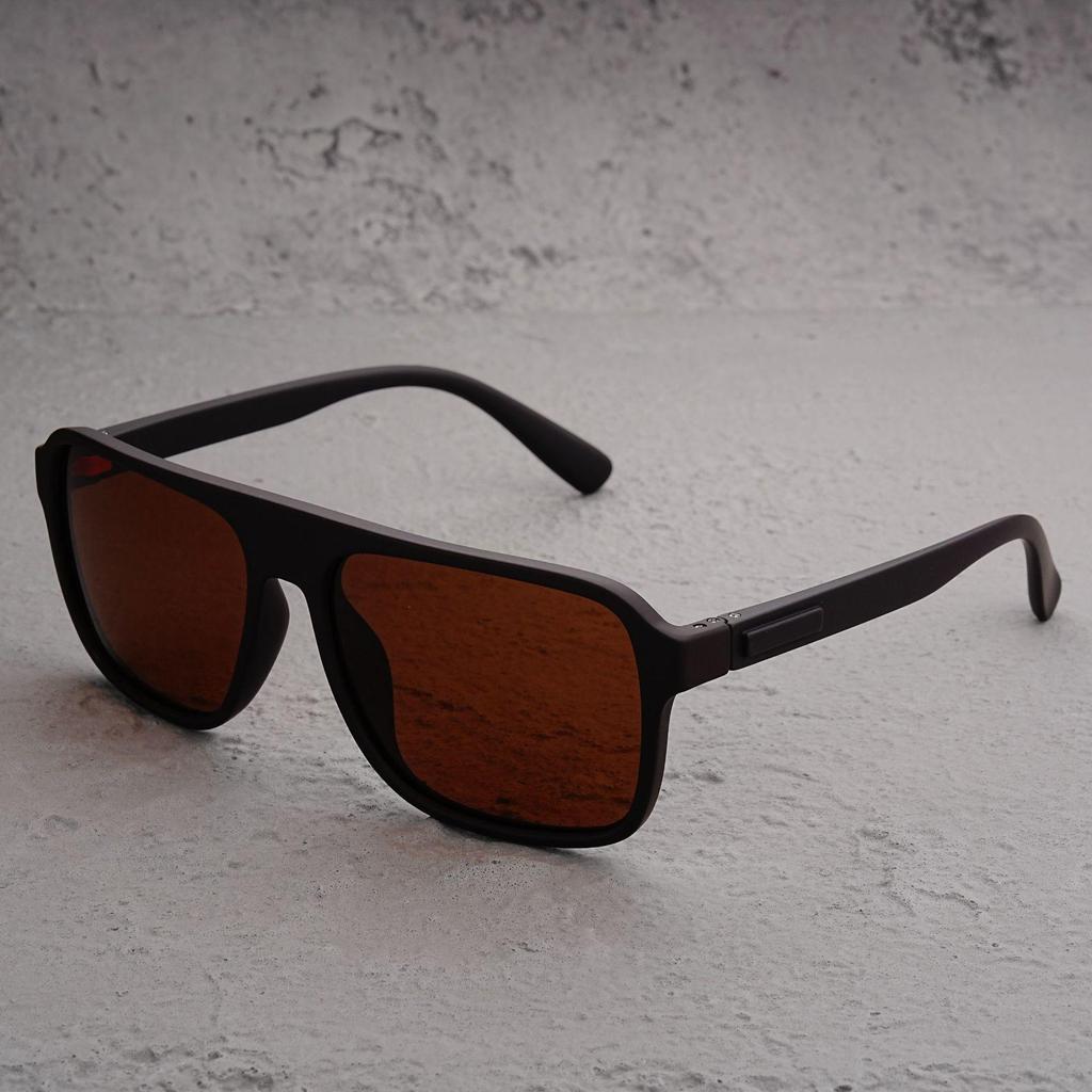 Pilot Men's Polarized Punk Style Sunglasses - Lightweight Sports Driving with Spring Hinges and Sun Protection.
