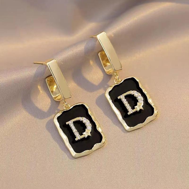 Silver Needle Square Letter D Micro Inlaid New Light Luxury Niche Design Fashionable Earrings for Women .