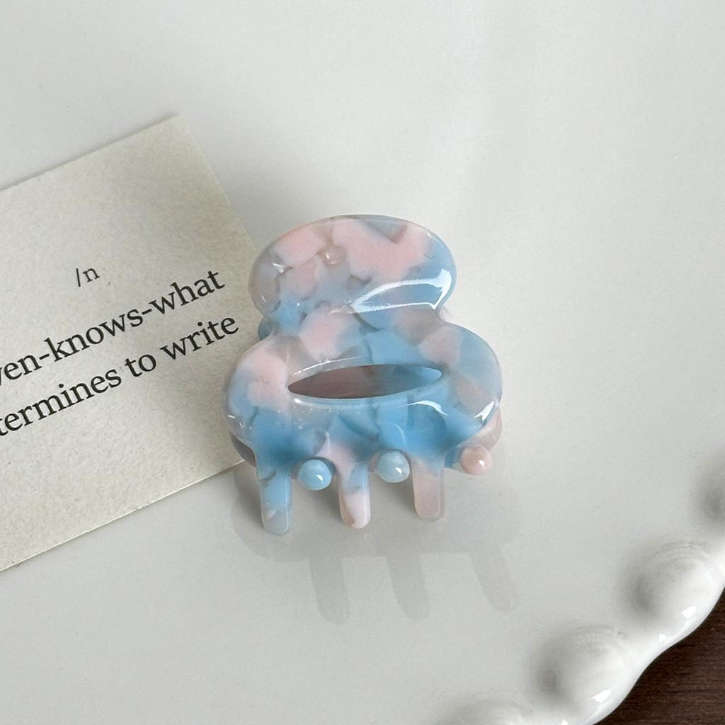 Adorable Geometric Hair Claws In Vibrant Colors For Fashionable Womens Hair