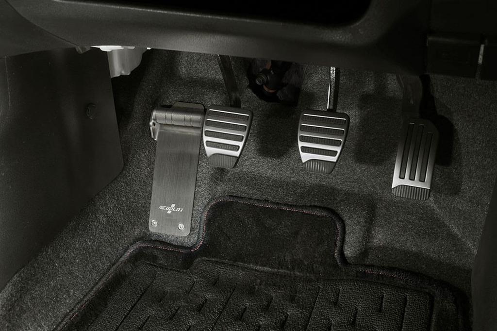 Podpórka na stopę NEOPLOT NEO NP73250 Regulowana pozycja lewej stopy do Nissan Note MT 7cm nismo-S (E12 zmodyfikowany) pojazdy, Srebrny,