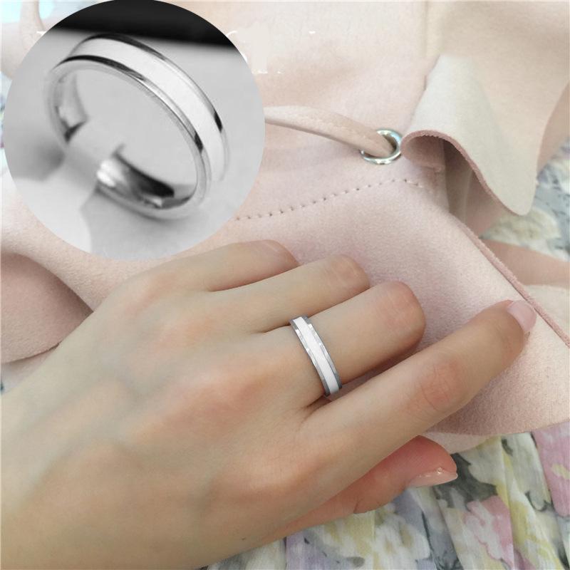 

Модное черно-белое кольцо на указательный палец из титановой стали для женщин US Size 6