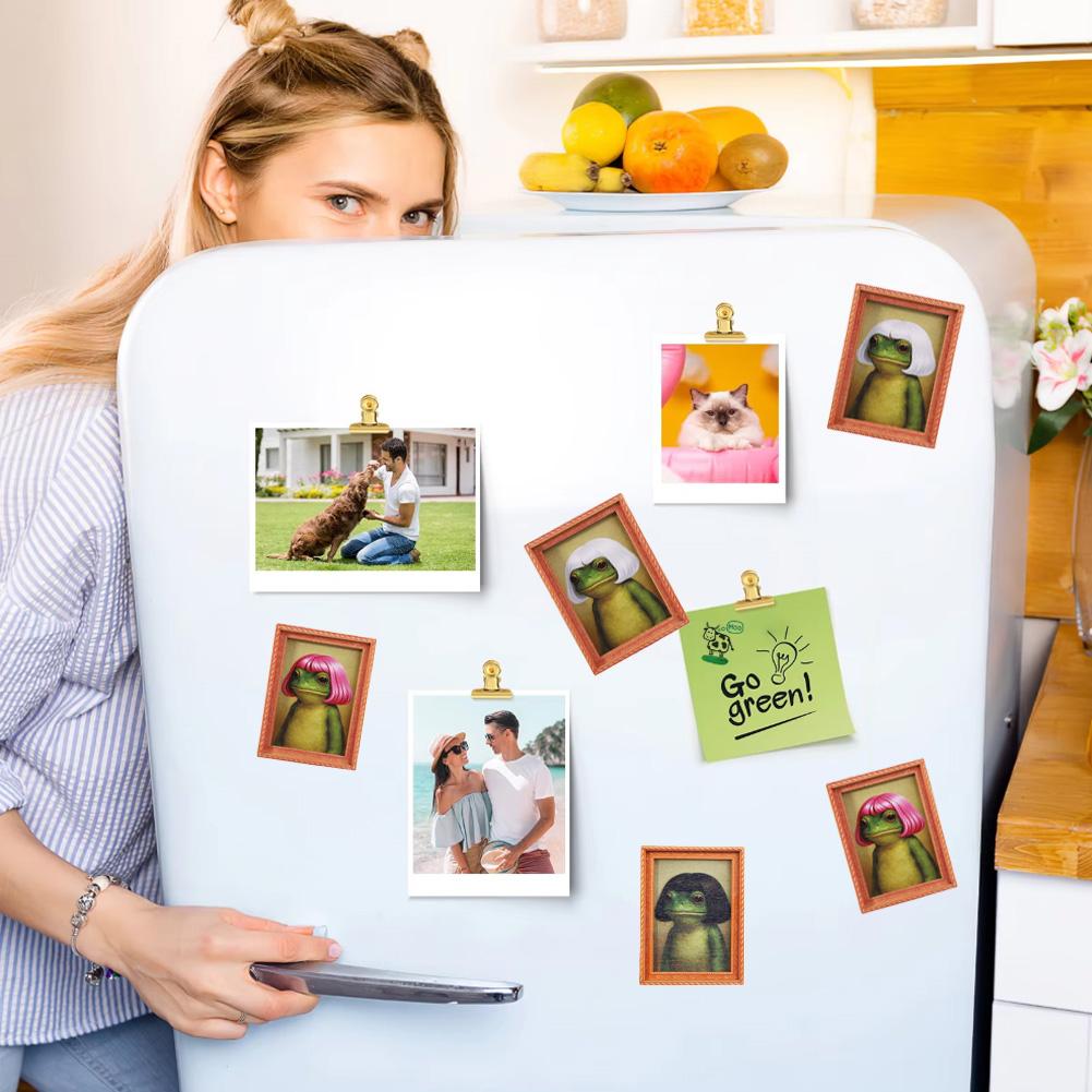 Magnete Divertente a Forma di Rana per Frigorifero con Portafoto Mini Rana di Legno Taglio di Capelli Adesivo per Frigorifero Ornamento Bizzarro per Uso Domestico e Ufficio