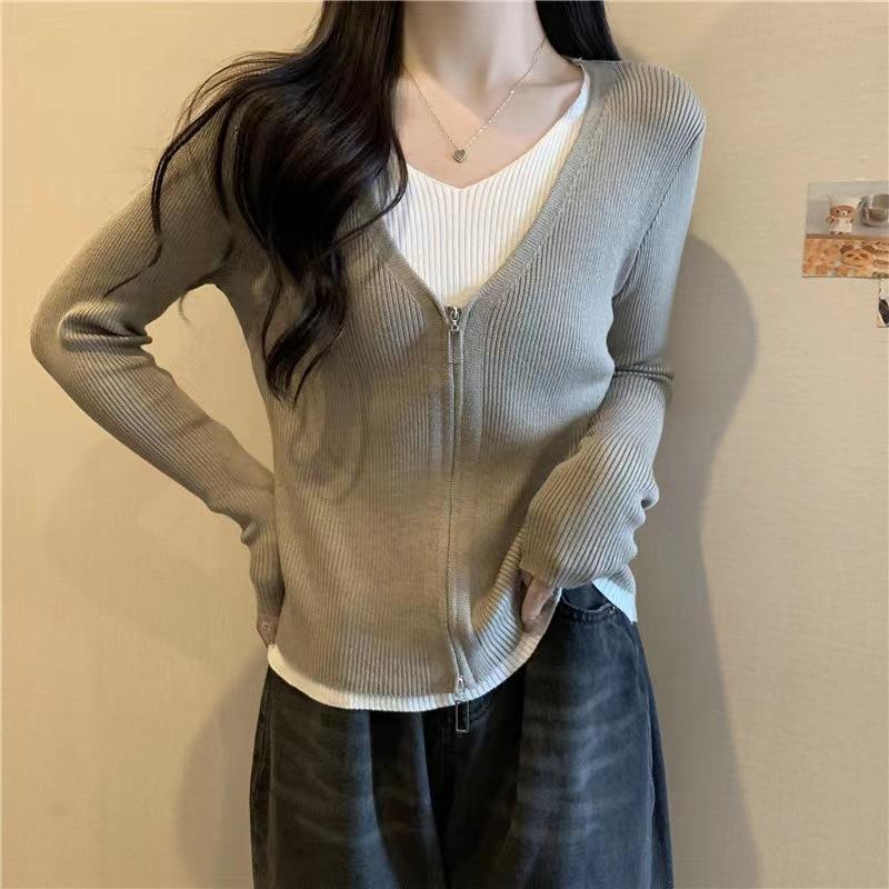 DAFIFY Women's Fashion Casual Fall Winter Solid Color Print Long Sleeve V-Neck Sweaters