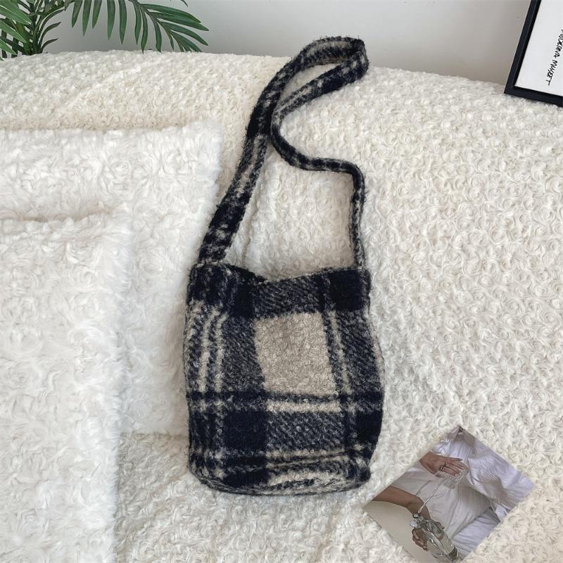 

41 autumn and winter fashion leopard print woolen underarm bag women s bucket bag large capacity shoulder bag