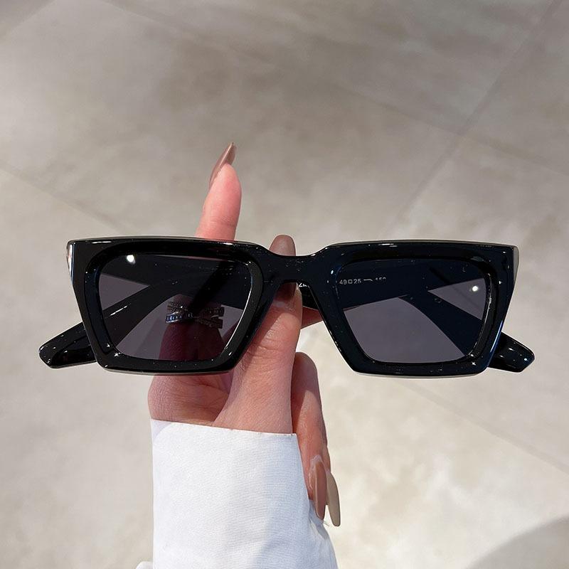 

Retro Square Sunglasses for Women Vintage Sun Glasses UV400 Protection Trendy Shades Fashion Style чорний
