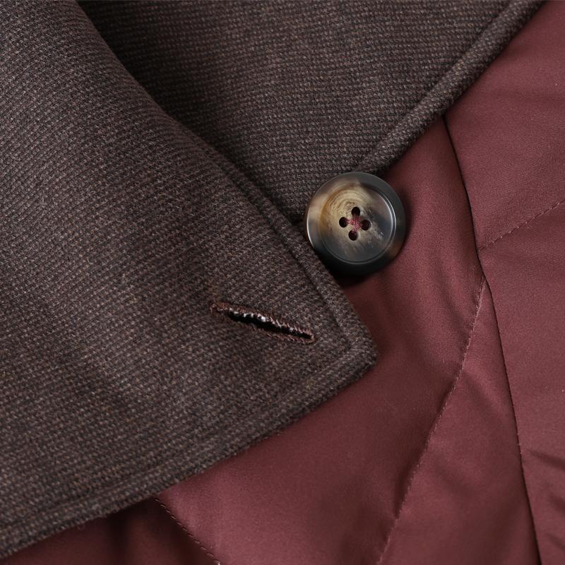 Nadměrná velikost XL-6XL Dámská krátká prošívaná bunda středního věku Zimní svrchní oděv s kapucí Elegantní výšivka Hřejivé péřové kabáty