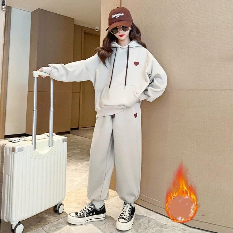 

Girls Western Style Autumn and Winter Hooded Embroidered Big Children s Sweater Love Embroidered Sweatpants Sports Two-piece Suit 120