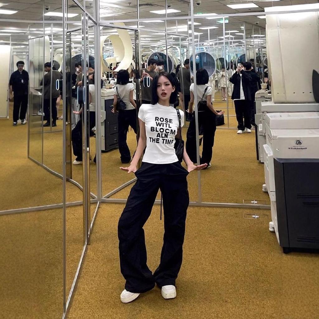 Damen Slim Fit Retro Schulter Buchstaben T-Shirt - Weiß, Kurzarm, Nischendesign