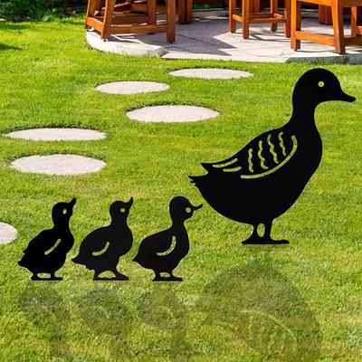 Wrought Iron Duck Lawn Ornament Creative Hollow Out Yard Decor for Garden Grass Decoration