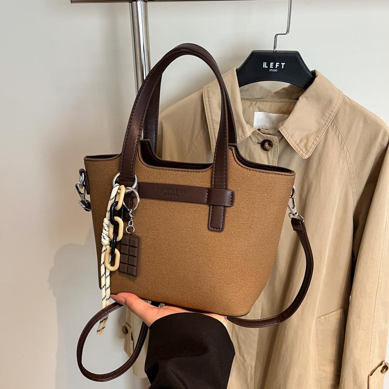 Retro Small Bag Women's Autumn and Winter Versatile 2025 New Fashion Shoulder Messenger Bag Popular Ins Portable Bucket Bag