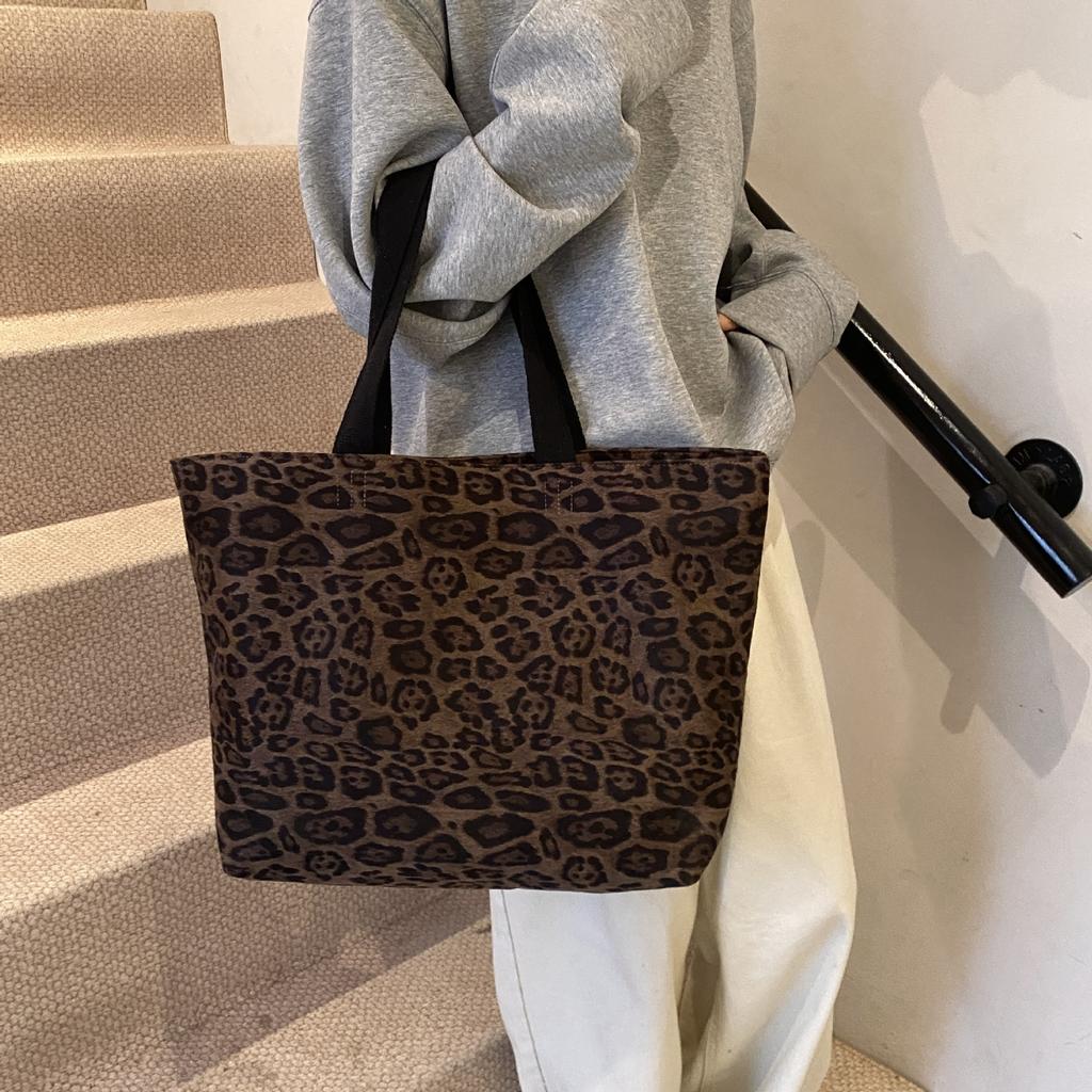 Leopard print women's tote bag large capacity casual Spice girl shoulder bag fitness storage fashion versatile business trip airplane bag