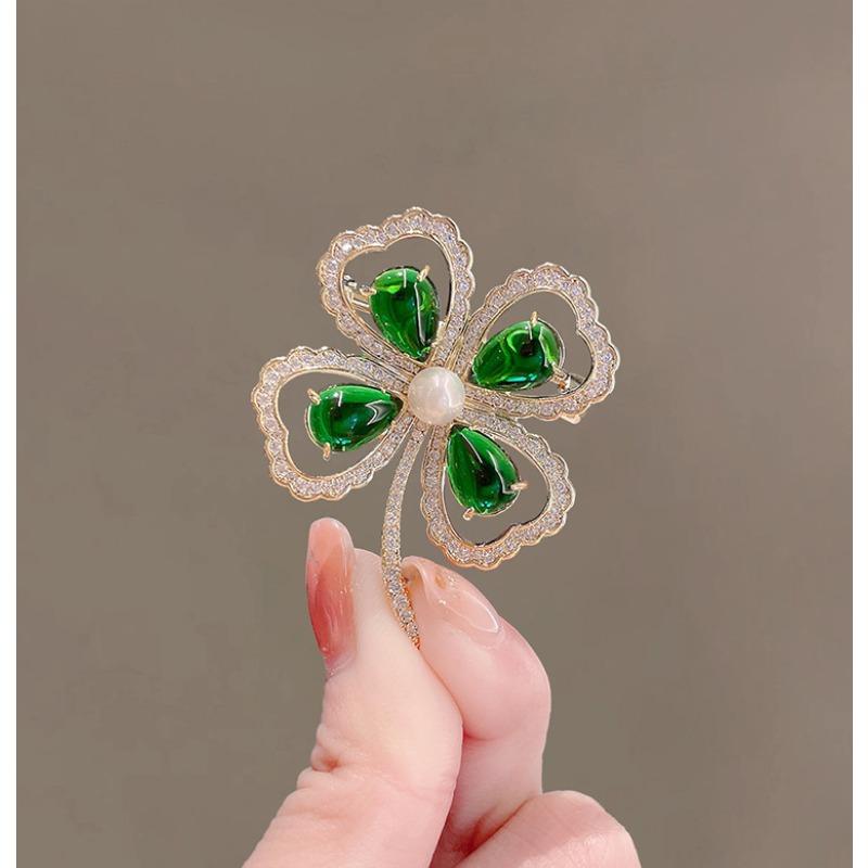Delicate full diamond four-leaf clover brooch, high-end femininity lucky grass brooch, new anti-light/St. Patrick's